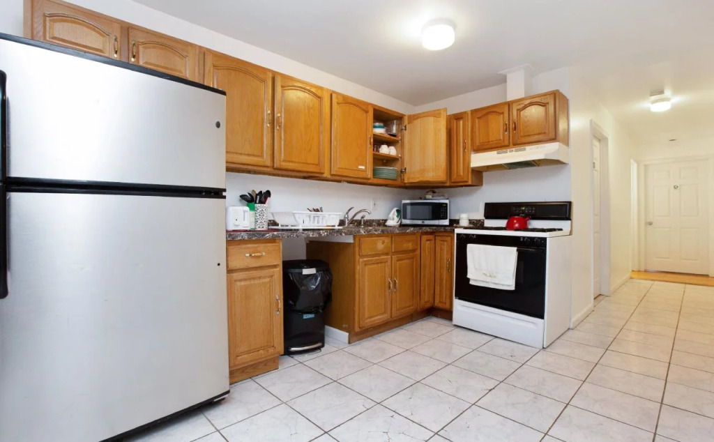 Racpanos Modern Stay on Ocean Avenue