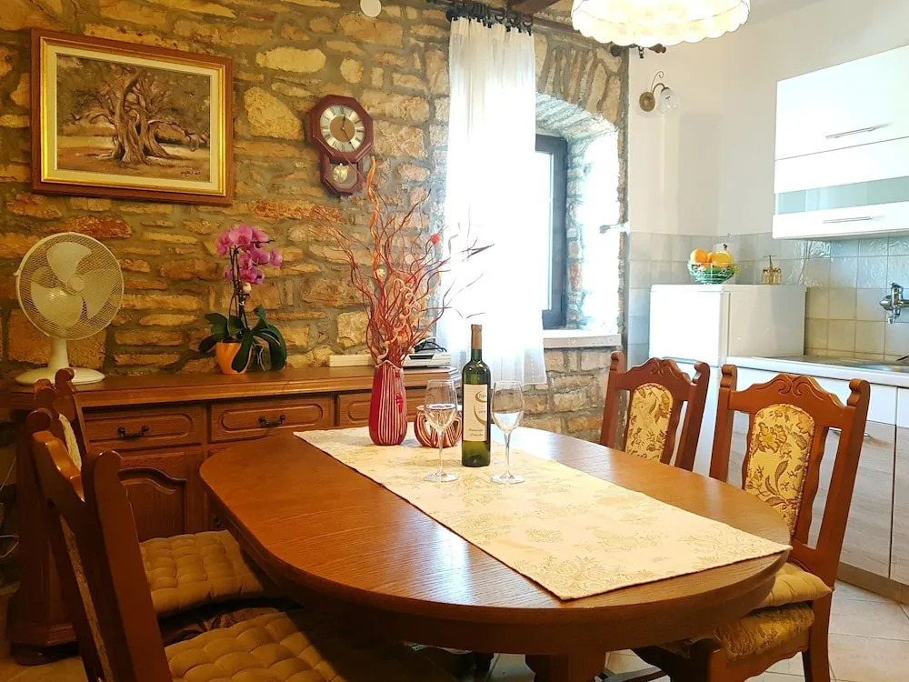 Country House in Rakalj With Scenic Sea Views