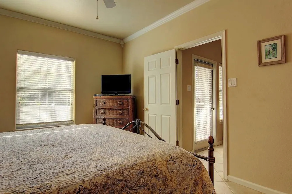Lazy Pelican - Two Bedroom Townhome