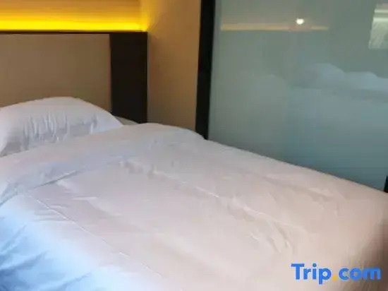 Jiayue Hotel, Jiutian (Hongqiao Branch, Fenghuang Ancient Town)