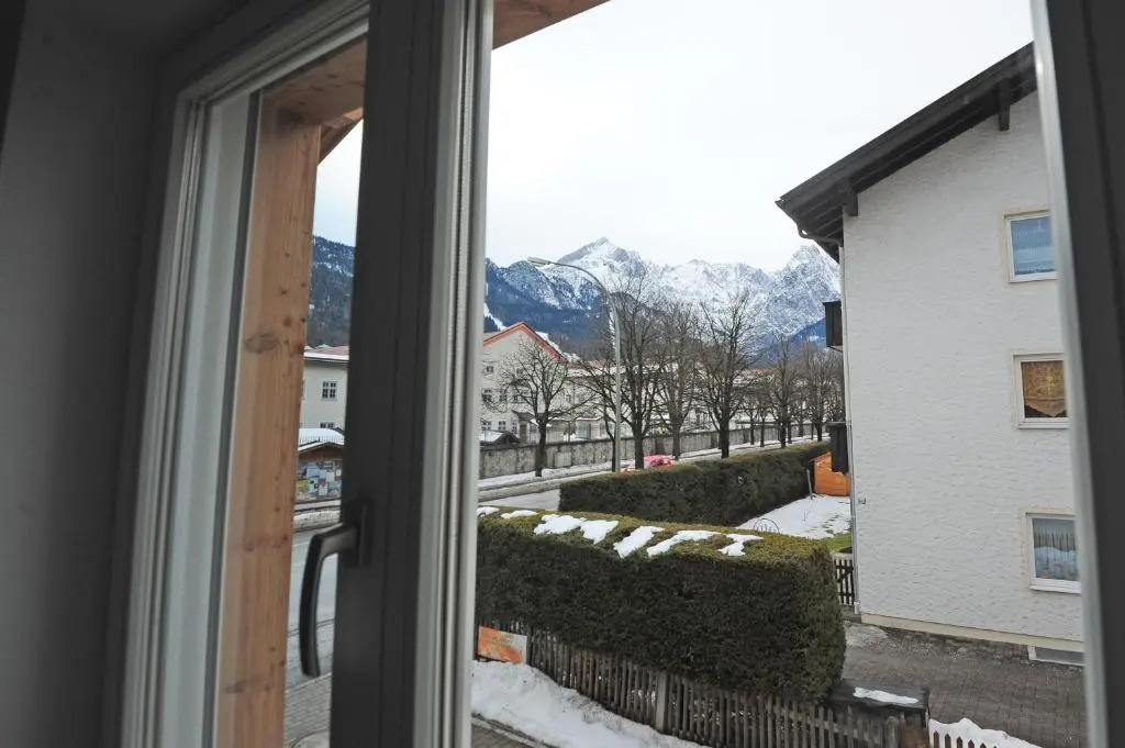 Zugspitze Street Apartment