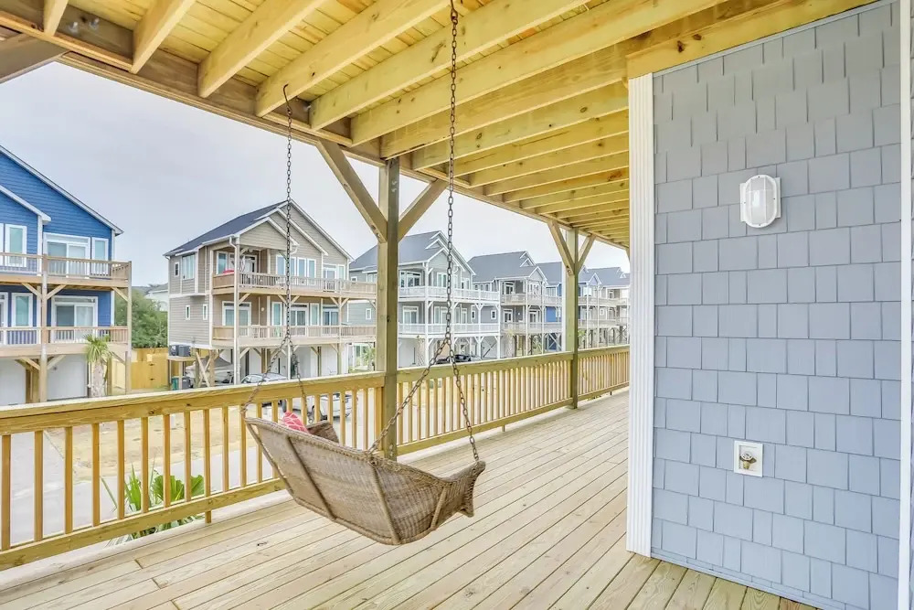 Surf City Home w/ Outdoor Shower: Walk to Beach!