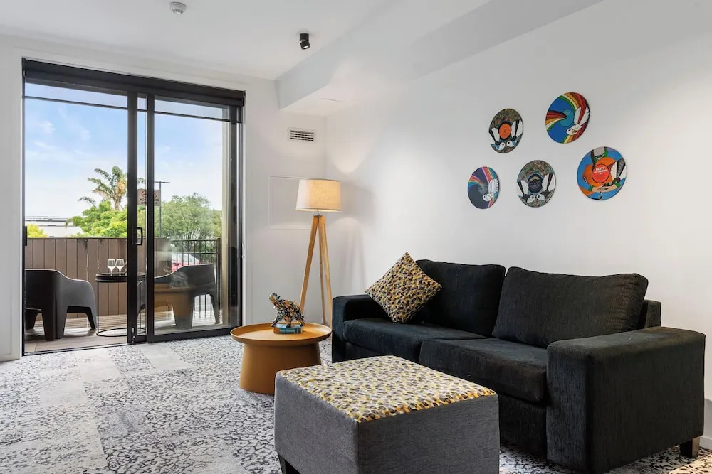 Roomie Apartment Hotel