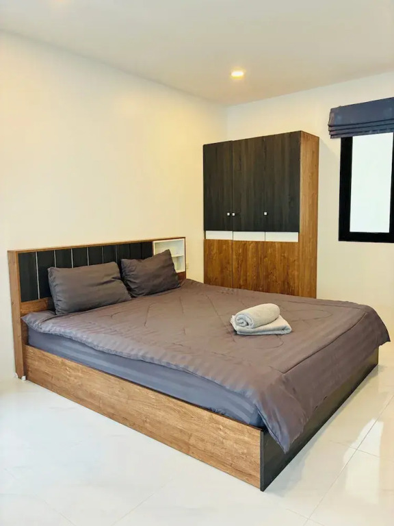 Hillside Haven-Luxury Room
