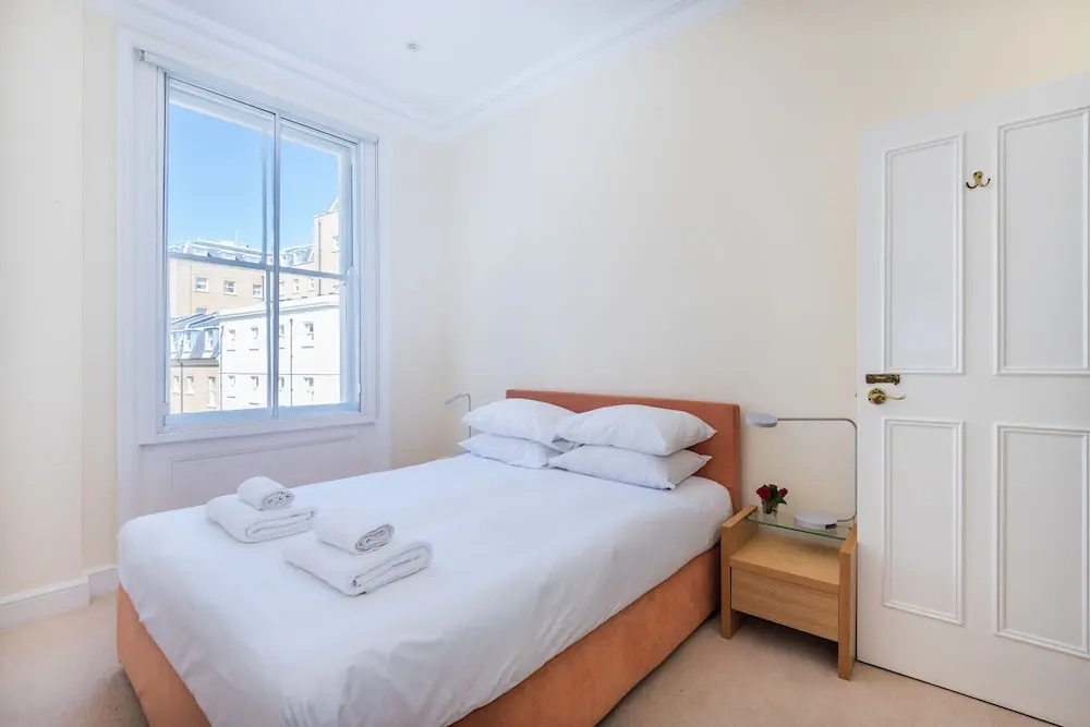 Grand South Kensington Home by Hyde Park