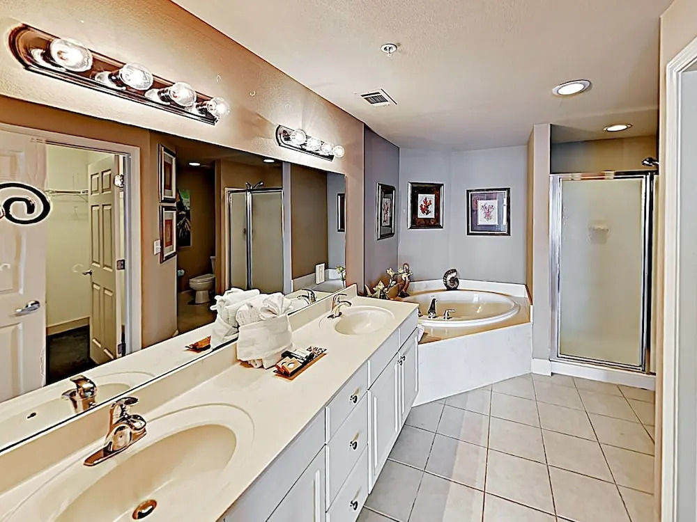 New Listing! Gulf-front W/ Epic Views, Pools 2 Bedroom Condo