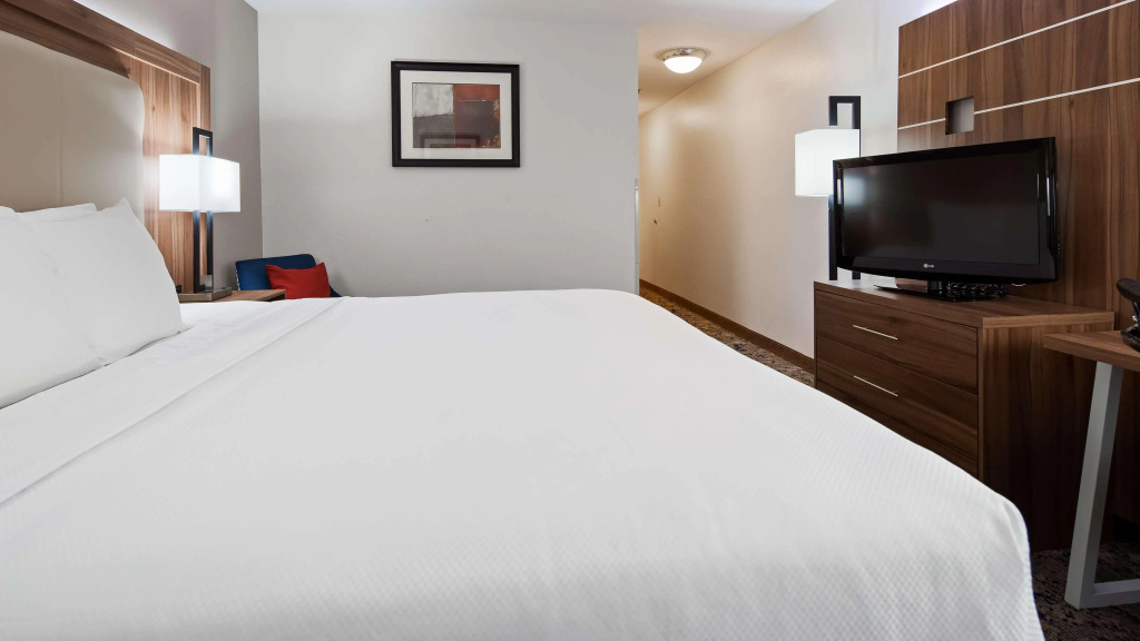 Best Western Plus Kansas City Airport - KCI East