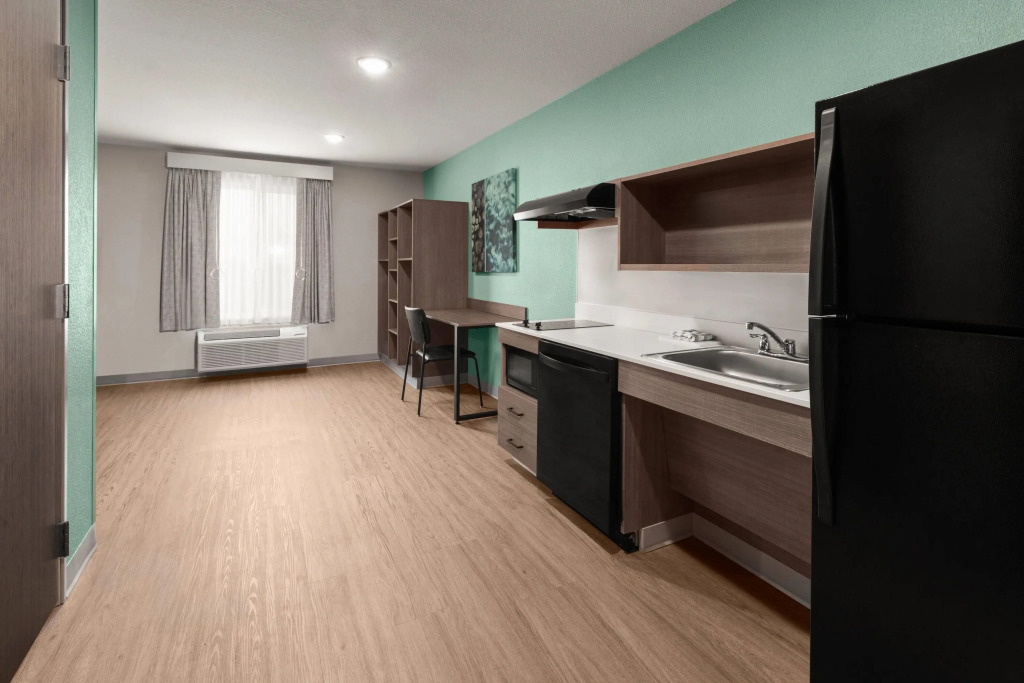 ECHO Suites Extended Stay by Wyndham Houston Pasadena Fwy Pl