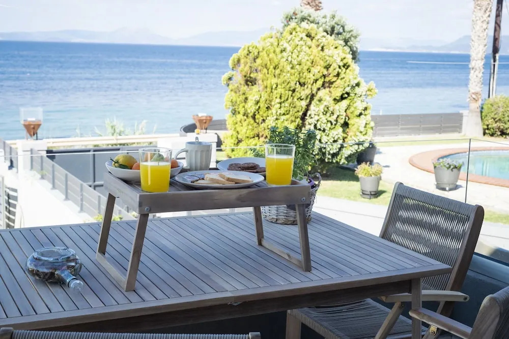 Theros Suites