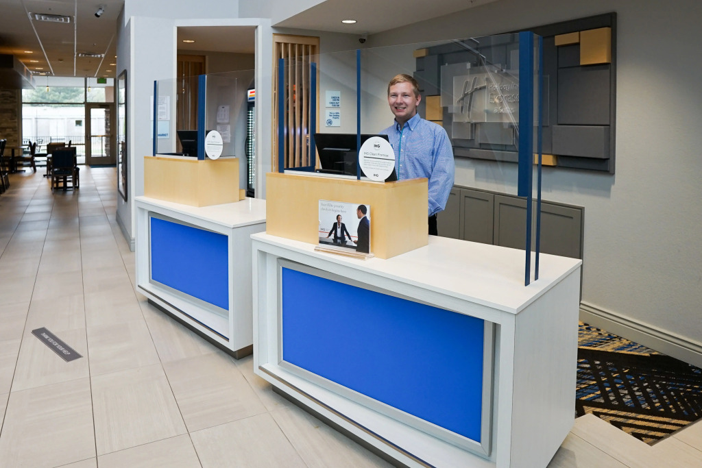 Holiday Inn Express & Suites - Aurora Medical Campus by IHG