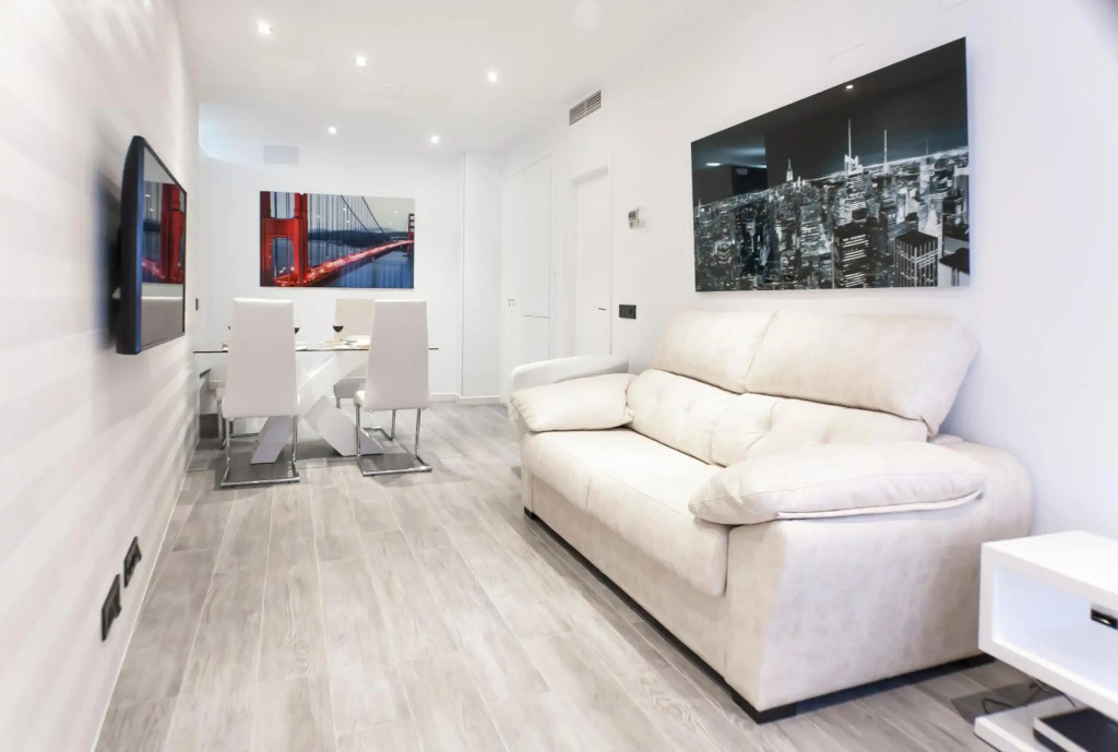 Goles Deluxe Suite by Valcambre