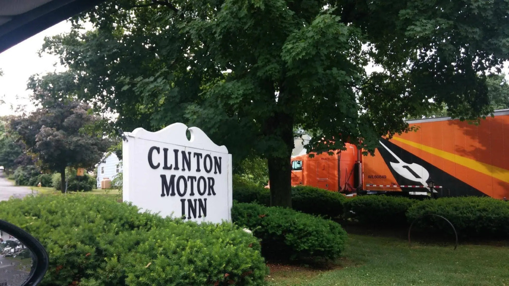 Clinton Motor Inn