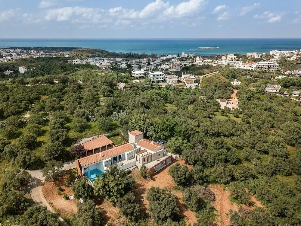 Vilia House on the Hill - Luxury Villa with Heated Pool near Chania