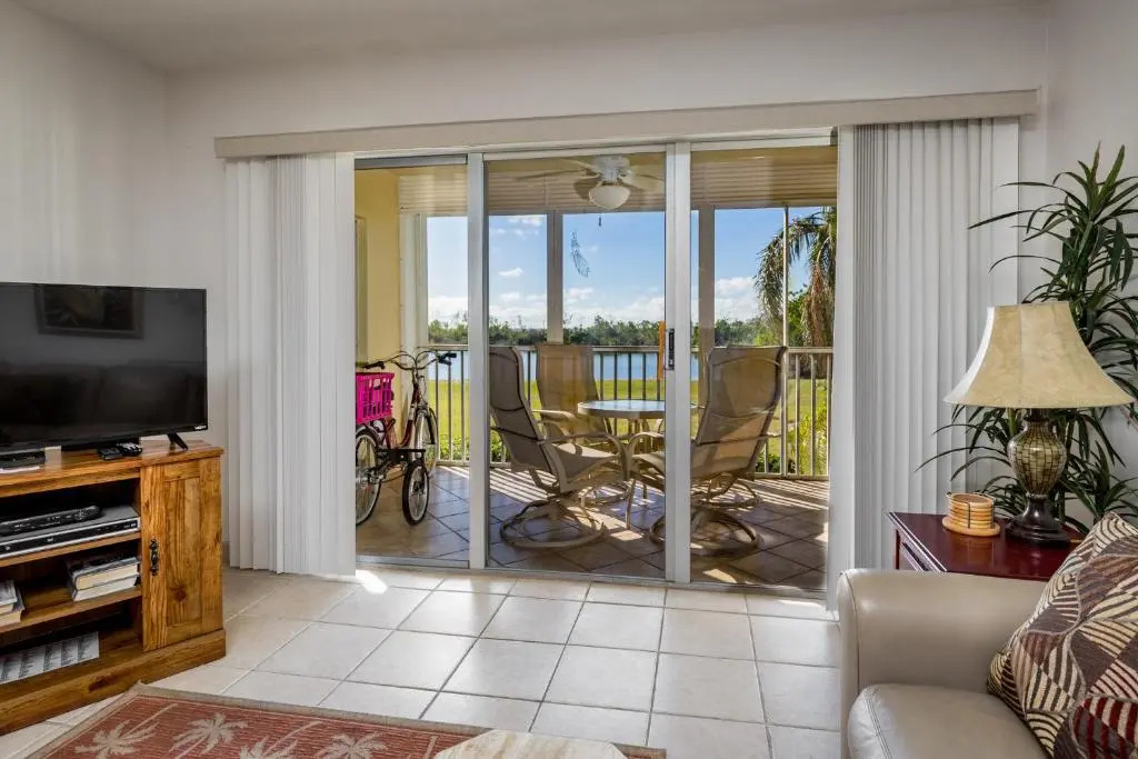 Sand Caper 103, Sleeps 4, Gulf Front, 2 Bedrooms, Elevator, Heated Pool
