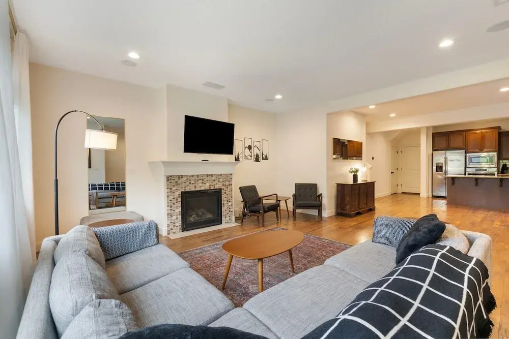 Luxurious 3BR Home in the Heart of Hillsboro