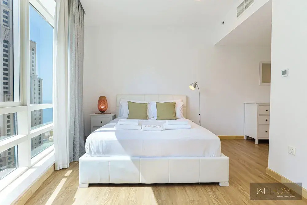 WelHome - Stylish Breathtaking 2BR Apartment in Marina