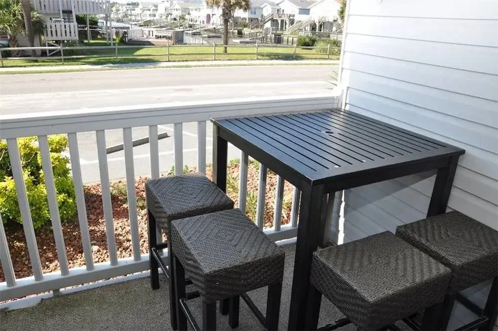 A Place at the Beach 1B - 2 Br condo by RedAwning