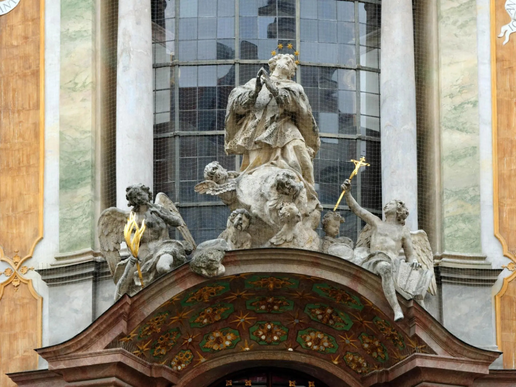 Hotel Rotkreuzplatz