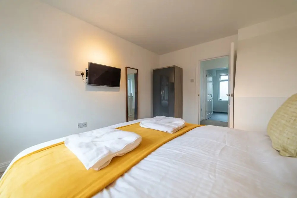 The Elk Suite Sasco Apartments