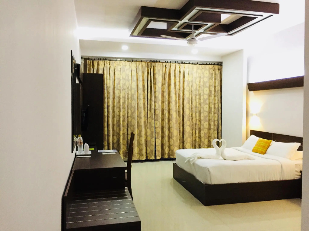 The Cliff Resort, Munnar
