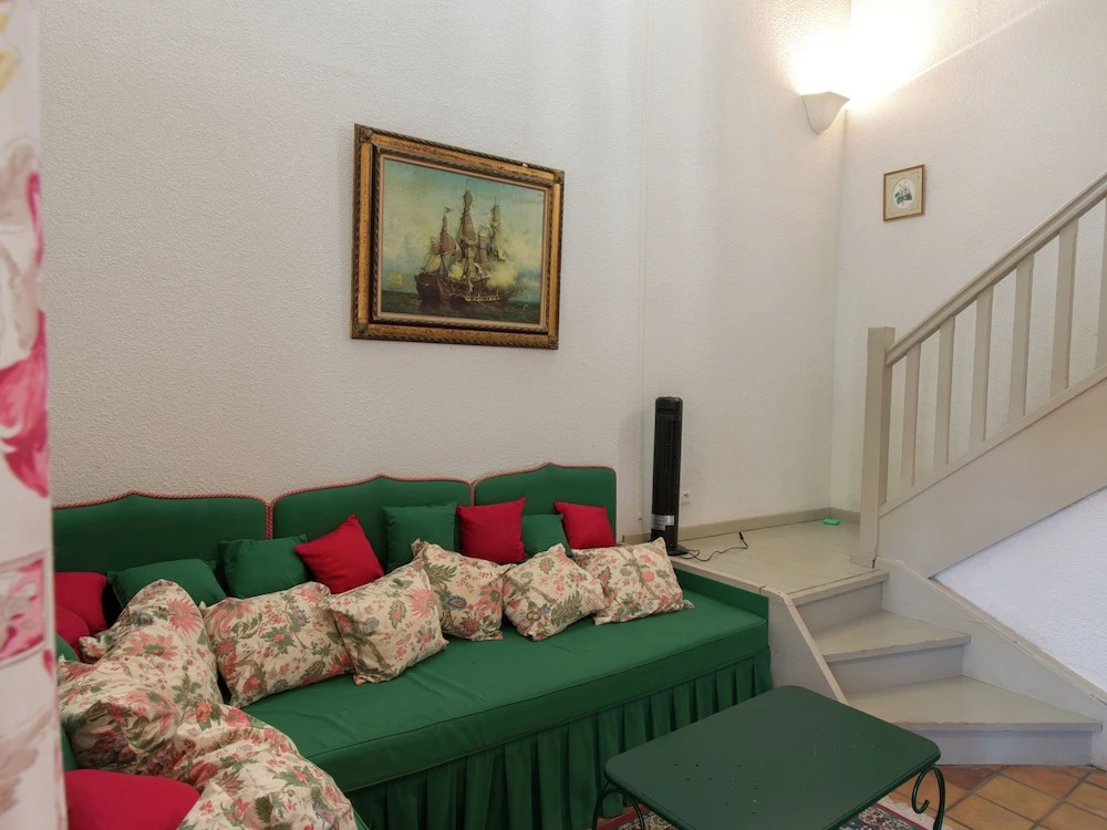 Magnificent Apartment in Castle With Garden, Swimming Pool and Next to Golf