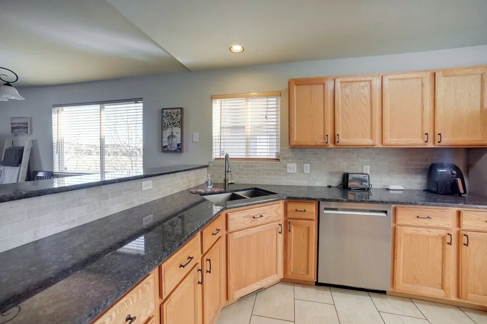 Updated Springs Home - 3 Mi to Garden of the Gods!