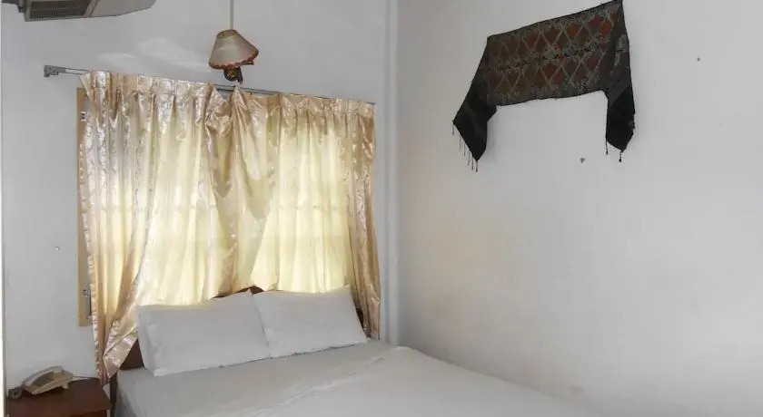 Phetmanixay Hotel