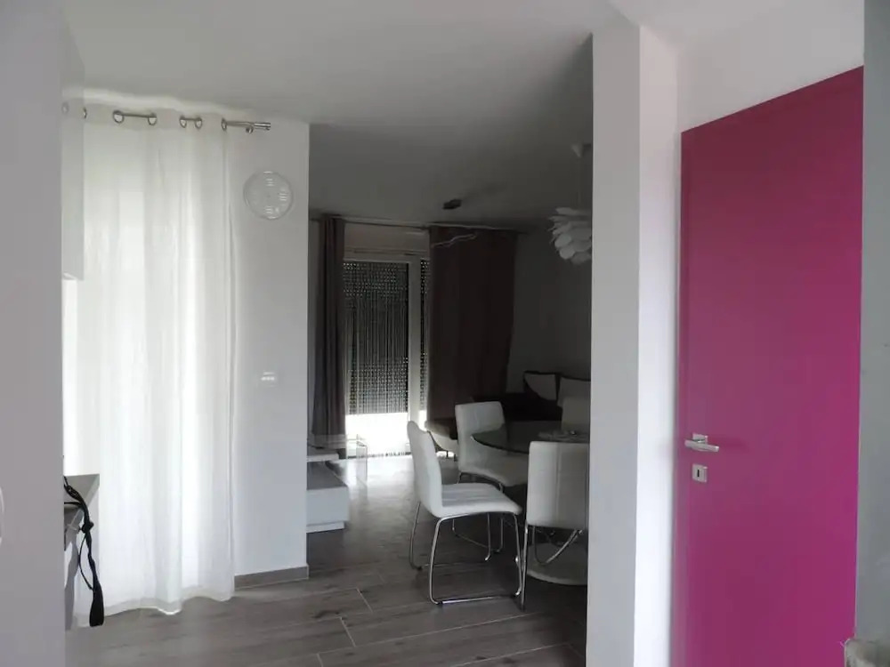 Luxurious 2-bed Appartment in Mandre With Pool