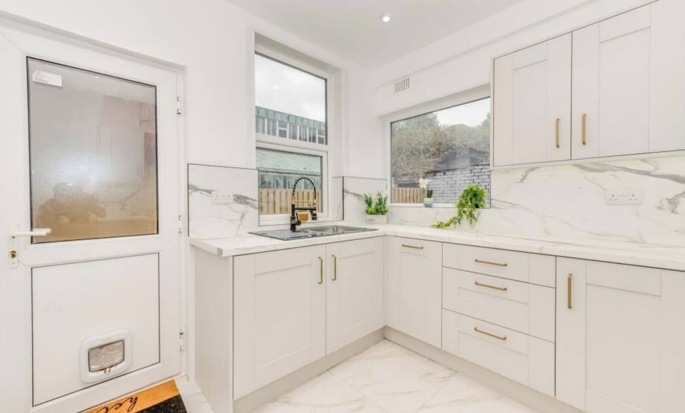 Central 4 bed Home in Ecclesall Near Peaks