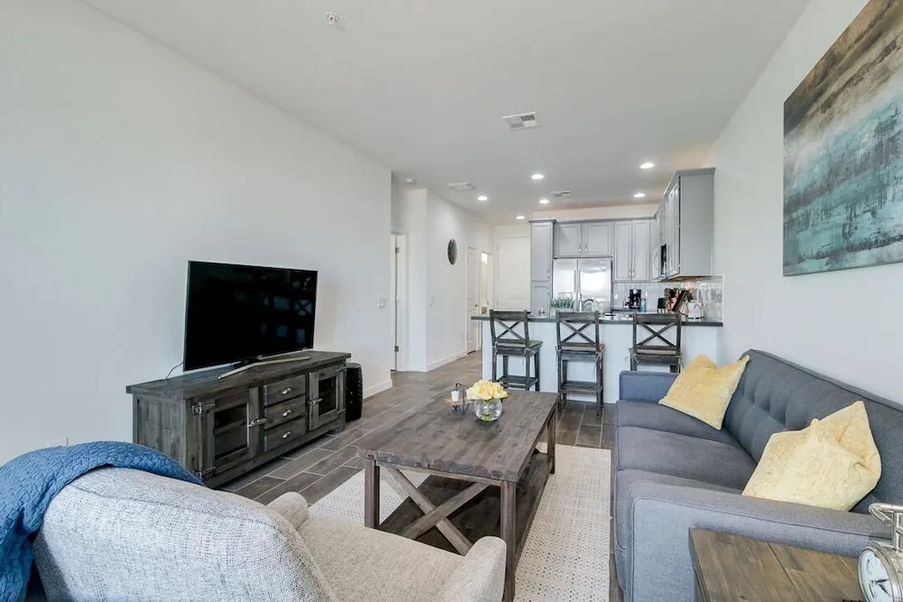 Queen Creek #323 - 1 Br Condo