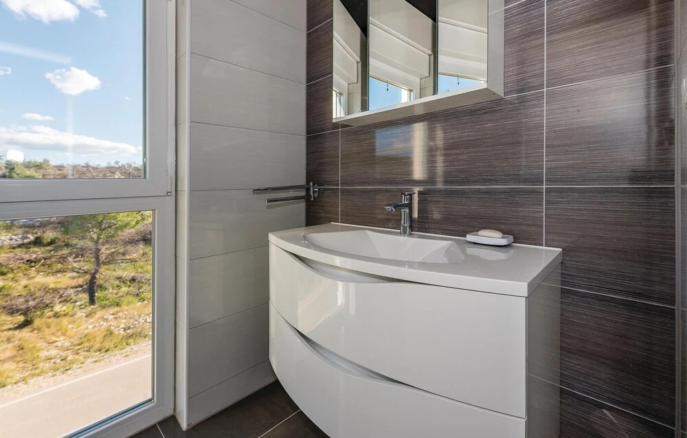 Three-Bedroom Holiday Home In Brodarica