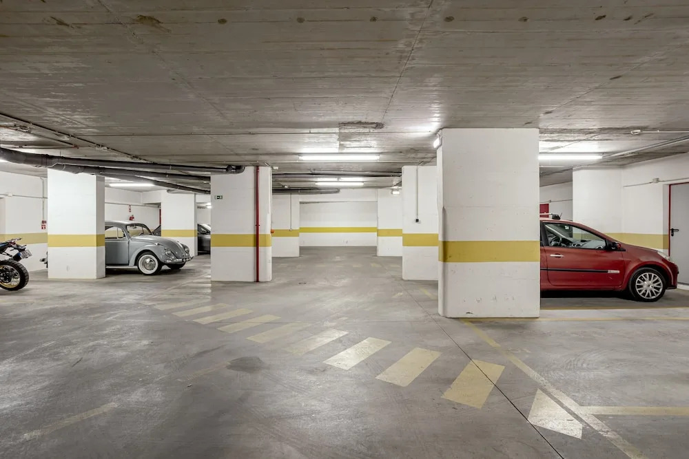 Olaias Modern W/ Garage by Homing