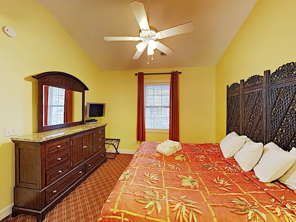 Classy Unit #302 - 1 Br Condo