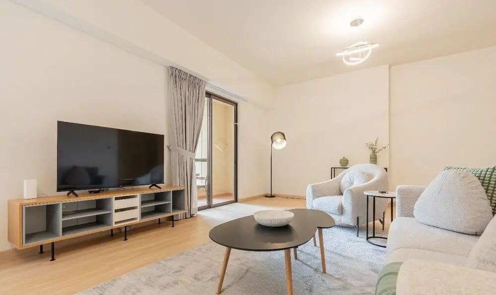 Renovated 1 BR with Sea & Marina Views