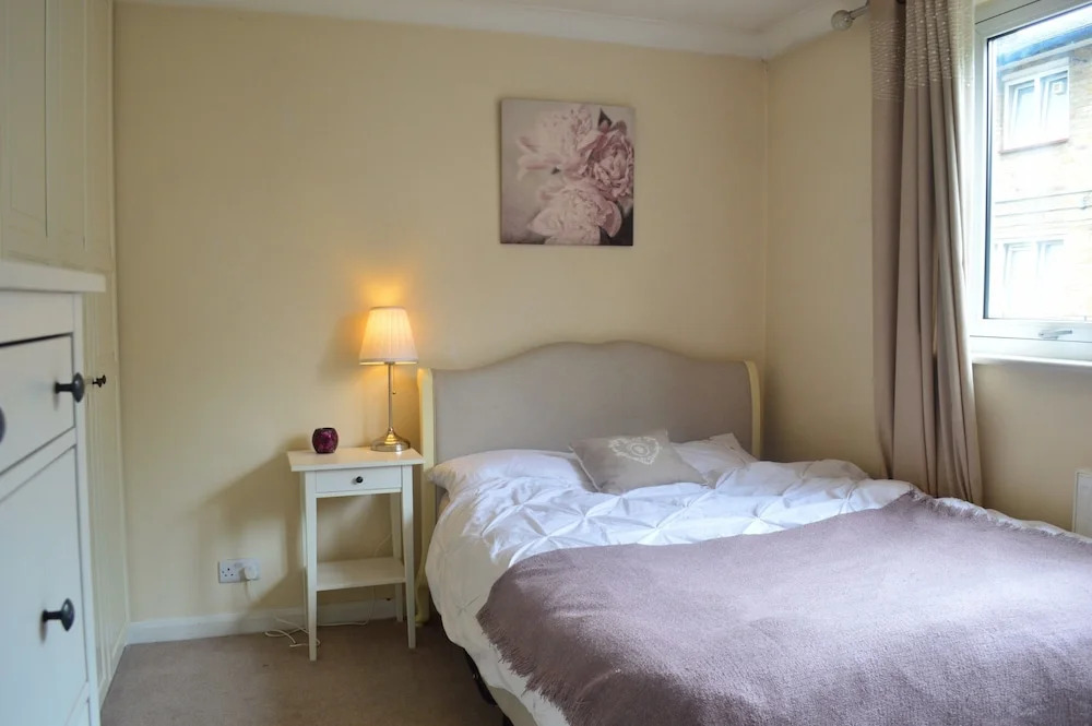 2 Bedroom Maisonette With Garden in Bow
