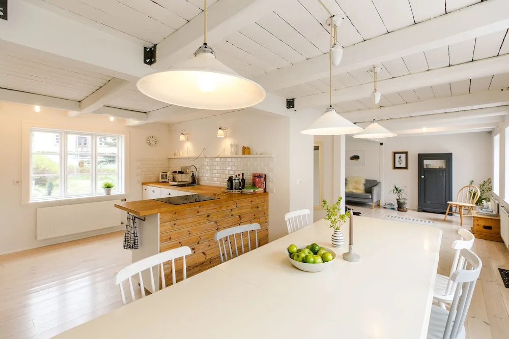 Beautiful bright and embracing villa in old town Akureyri