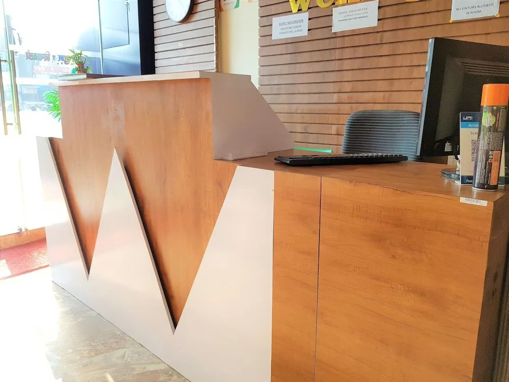 Hexa Wellington