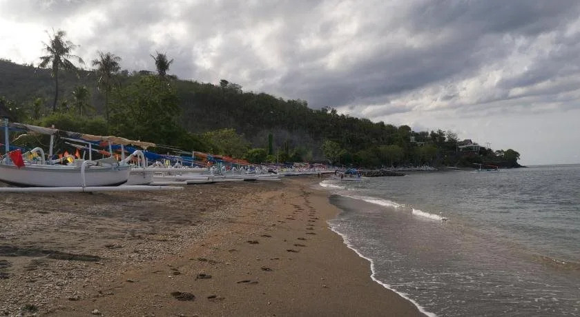 Life in Amed Beach Hotel