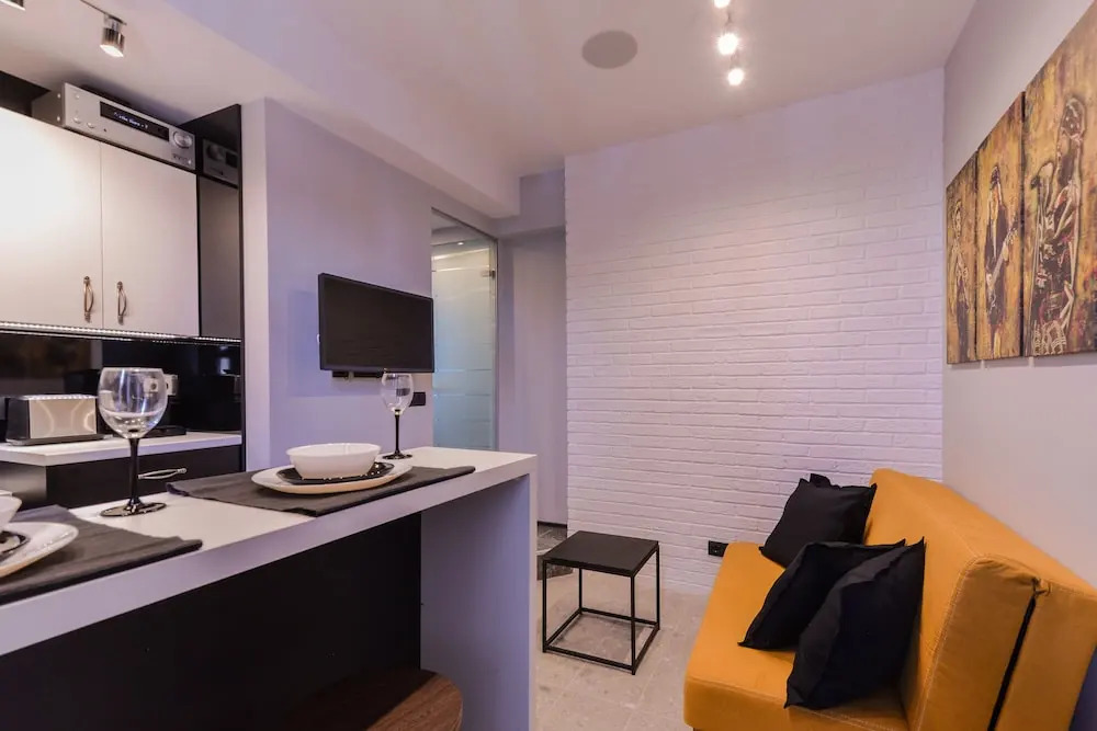 FM Luxury 1-BDR Apartment - Rock'n'Roll