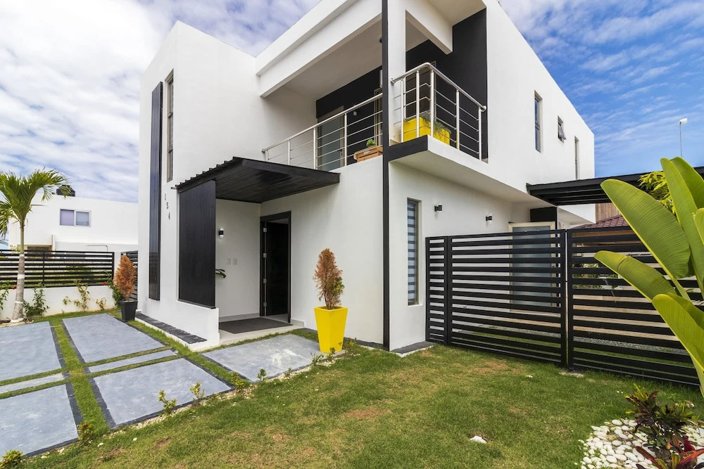 Modern 4-BR Villa in Gated Community
