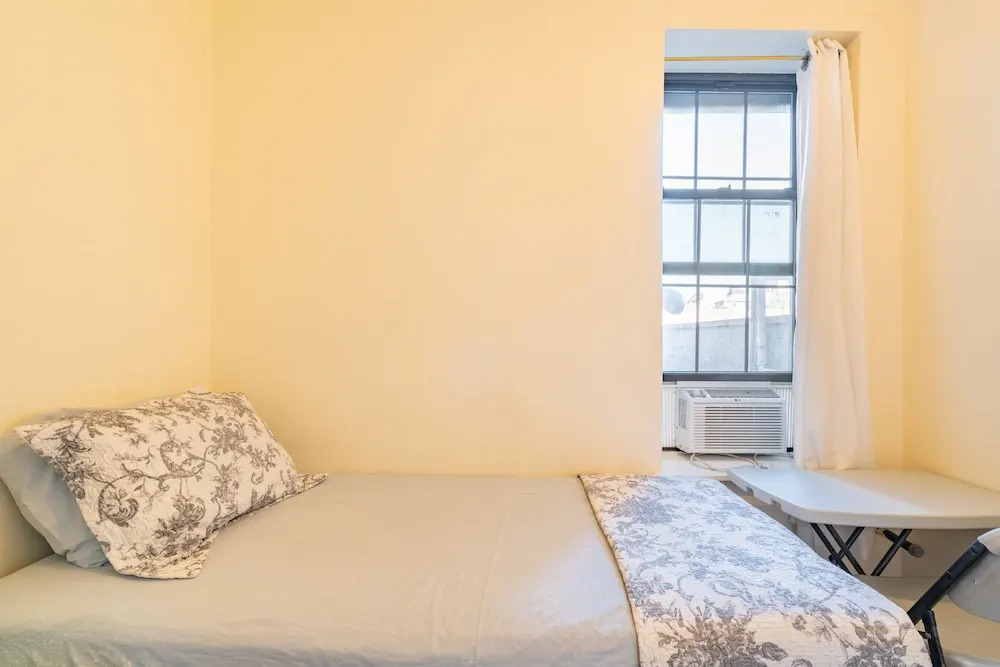 Empire Blvd Guest House