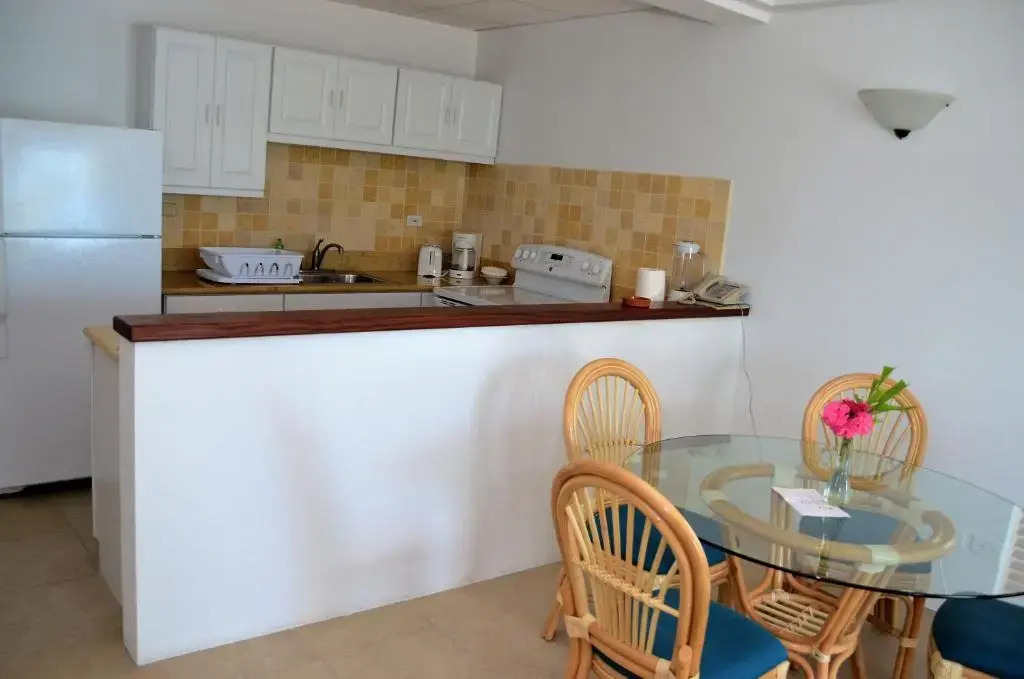 Shoal Bay Villas