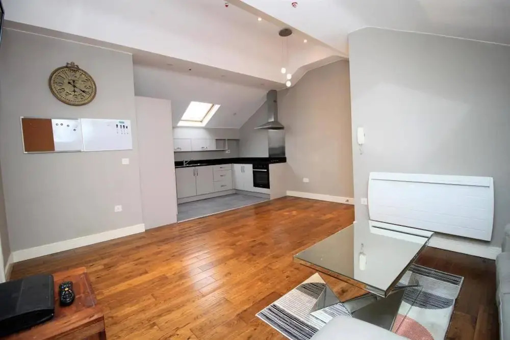 Sheffield City Retreat - Modern Apartment