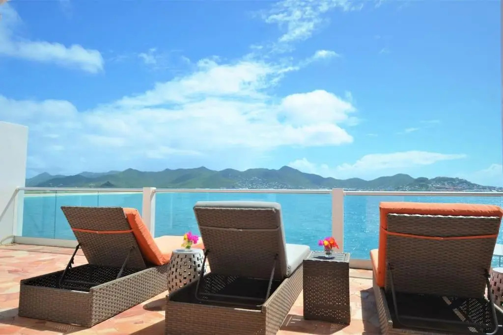 Caribbean Chic ocean front home 3 min to beach