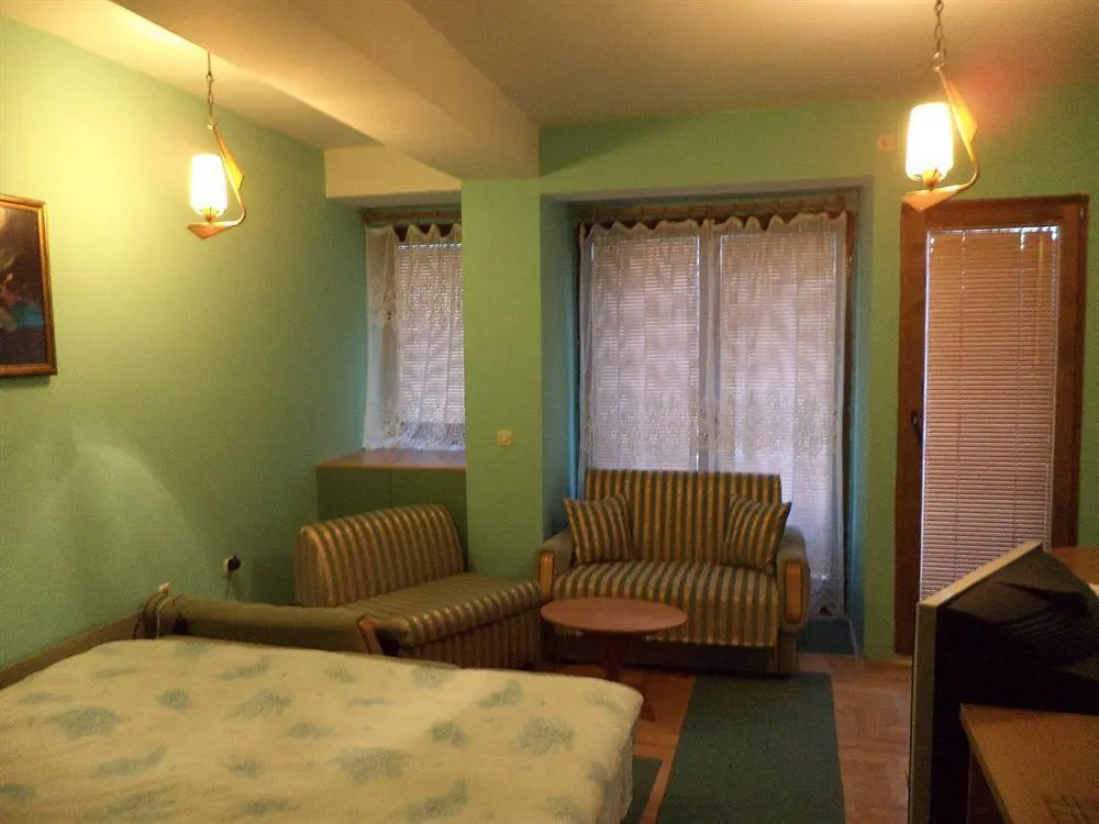 Luccia Apartments- Very Central Cozy Condo