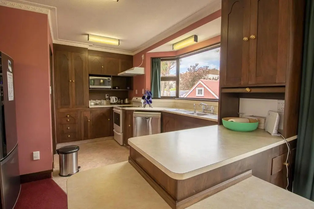Redcliff House - Te Anau Holiday Home