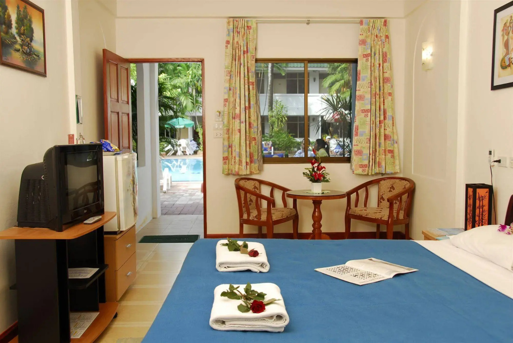 The Expat Hotel Patong