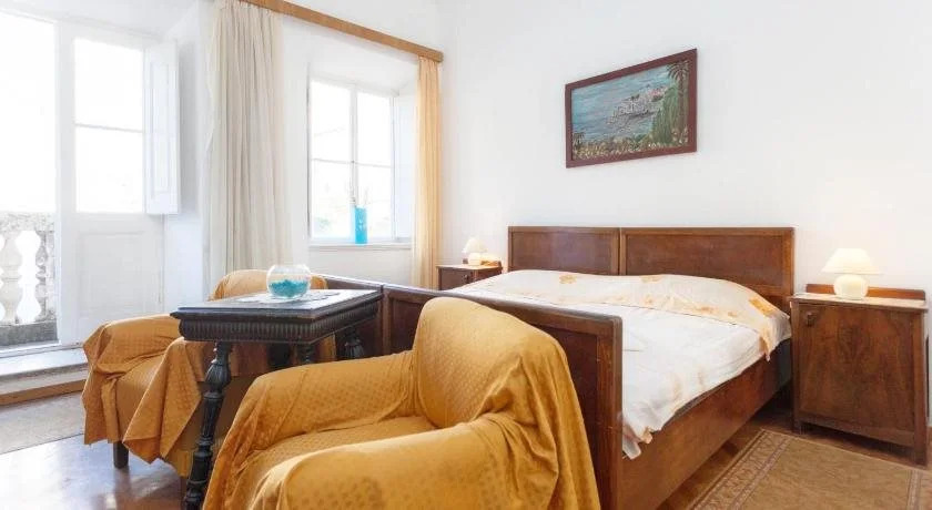 Monasteroom Rooms & Suites