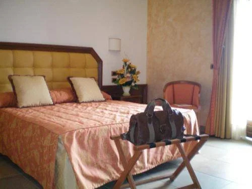 Tolfa Hotel