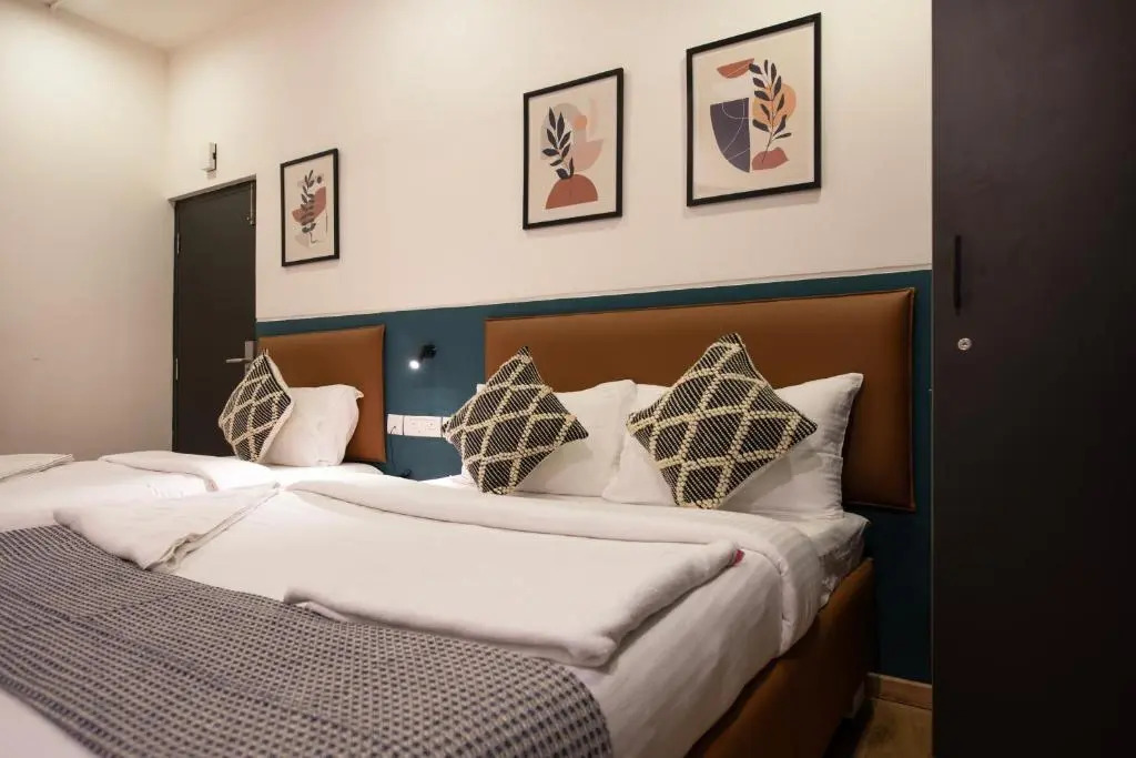 Convastay Prestige- Near Apollo Hospital & US Consulate